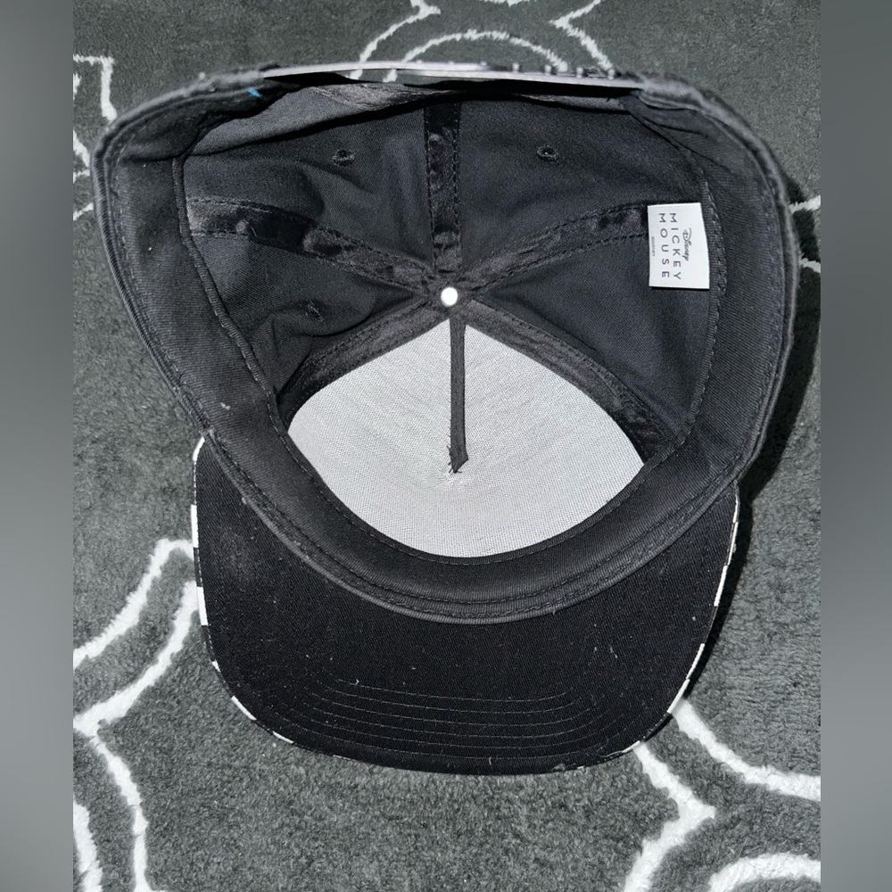 Mickey Mouse SnapBack - Picture 2 of 4